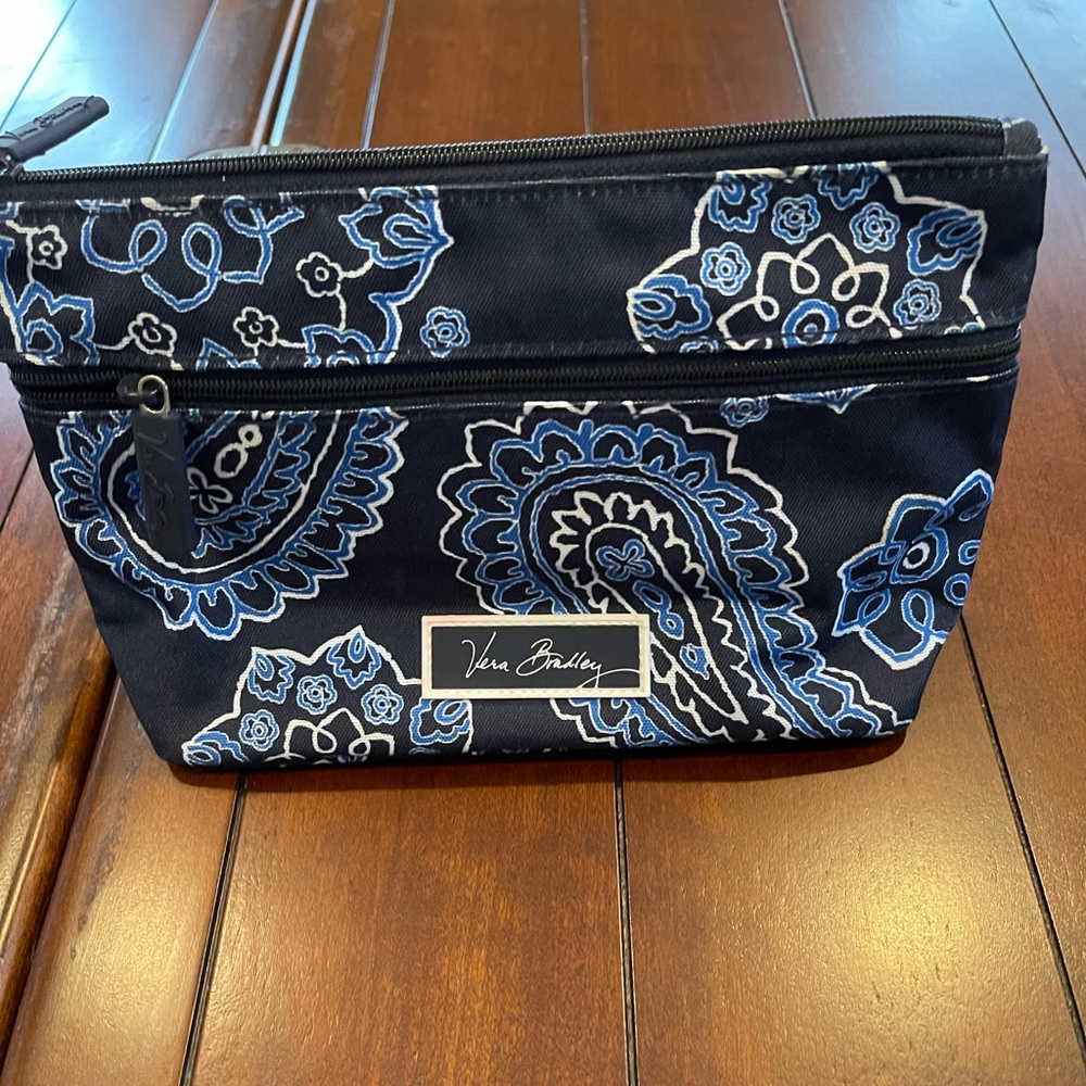 Vera Bradley make up bag, blue pattern, nwt